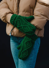 Load image into Gallery viewer, Classic Green Cable Knit Mittens