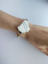 Load image into Gallery viewer, Howlite Cuff Bracelet